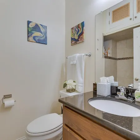 Pet-friendly Getaway With Free Parking! Chicago