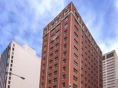 Saint Clair - Magnificent Mile Hotel 4*