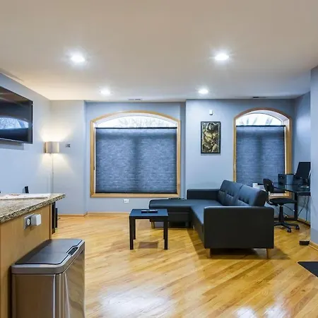 Modern 1bdr 2nd Floor Condominium