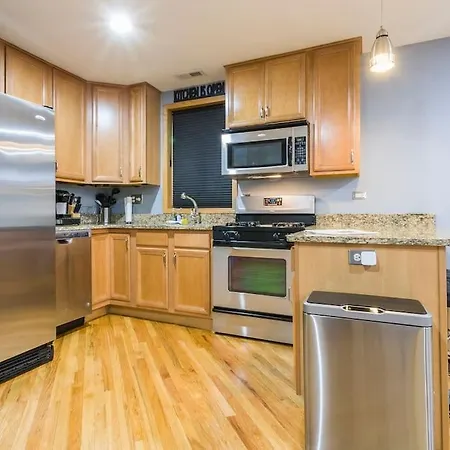 Modern 1bdr 2nd Floor Condominium