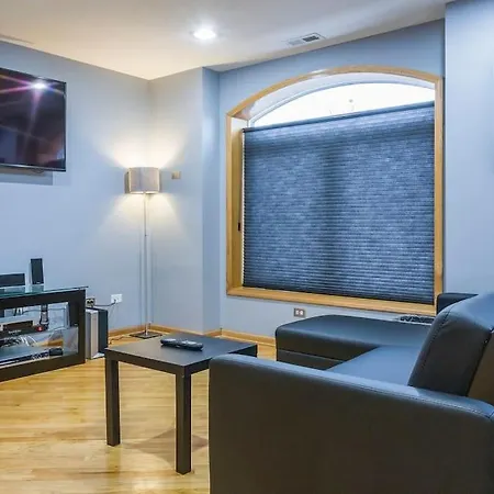 Modern 1bdr 2nd Floor Condominium * Chicago