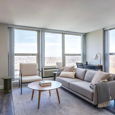 Apartment Edgewater 1Br W Gym Deck Lounge Nr L Chi-921 Chicago