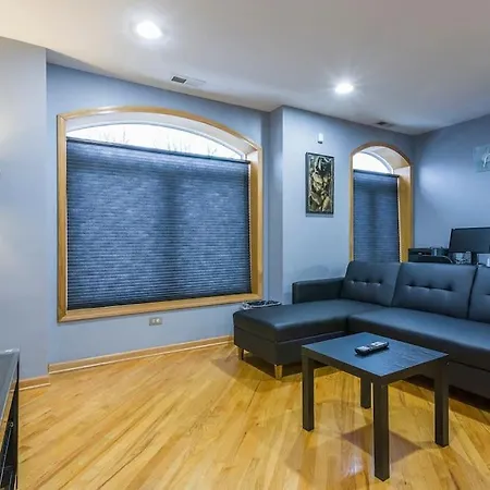 Modern 1bdr 2nd Floor Condominium Apartment *