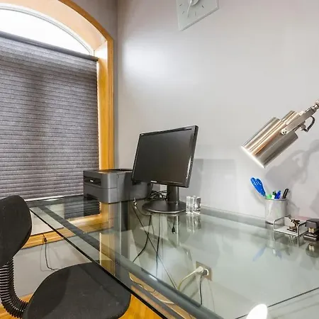 Modern 1bdr 2nd Floor Condominium *