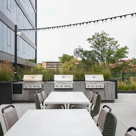Pilsen Studio W Pool Lounge Nr L Green Line Chi-994 Apartment *