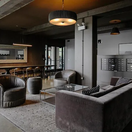 Apartment Pilsen Studio W Pool Lounge Nr L Green Line Chi-994