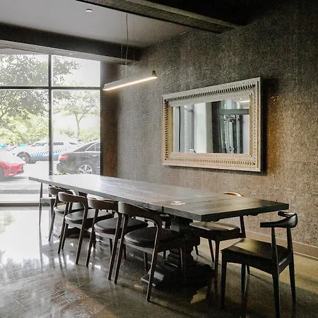 Pilsen Studio W Pool Lounge Nr L Green Line Chi-994 Chicago