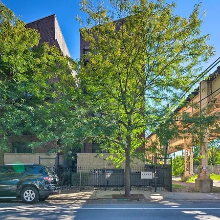Near Beaches, Parks And Downtown! *