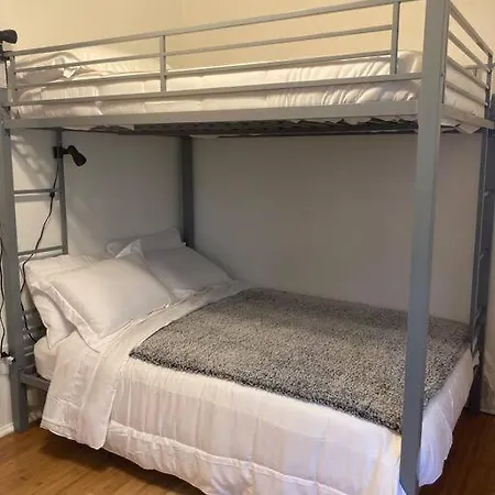 Spacious 2-bedroom Open-concept Apartment