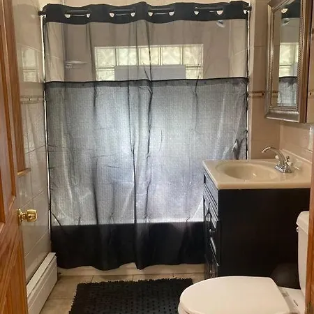 Spacious 2-bedroom Open-concept