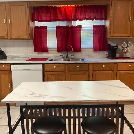 Spacious 2-bedroom Open-concept Chicago