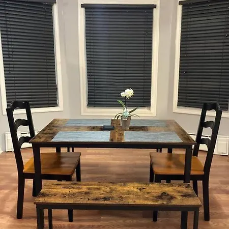 Spacious 2-bedroom Open-concept Apartment