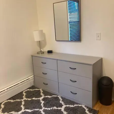 Spacious 2-bedroom Open-concept Apartment