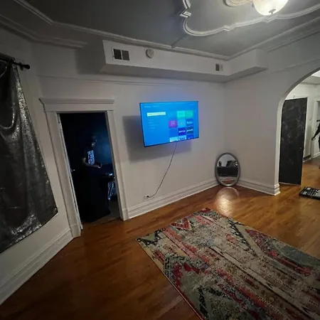 East Garfield 10 Mins From Downtown! Apartment
