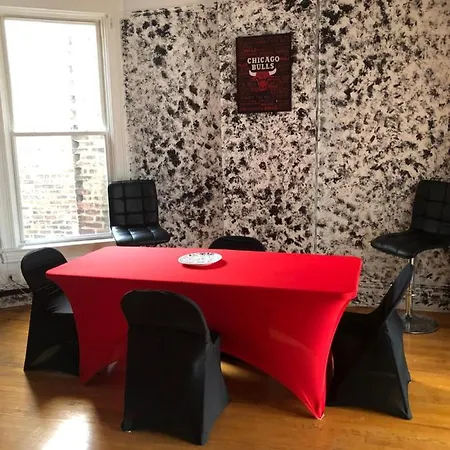 Apartment East Garfield 10 Mins From Downtown! *