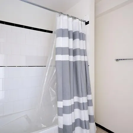 Gold Coast W Doorman Gym 2 Blocks To L Chi-916 Apartment *