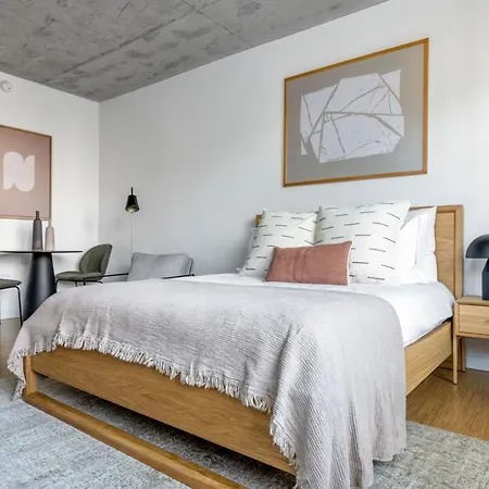 Lincoln Park W Wd Patio Nr L Chi-326 *