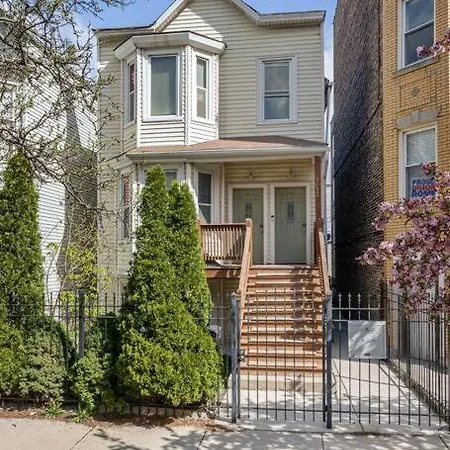Apartment Bright And Modern 2br Apt With Parking And Laundry Chicago