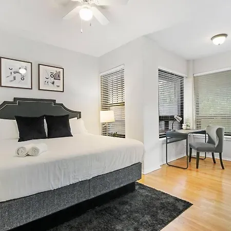 Charming 3br In Prime Location *