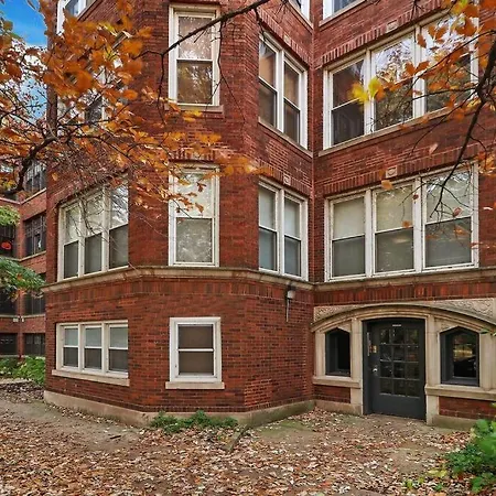 Spacious 4br Apt In Historic Hyde Park Near Beach Apartment