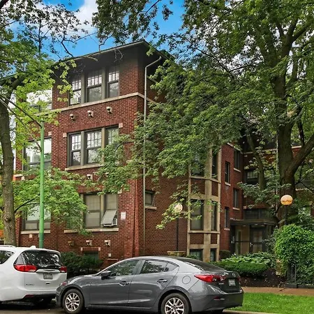 Charming 3br In Prime Location Chicago