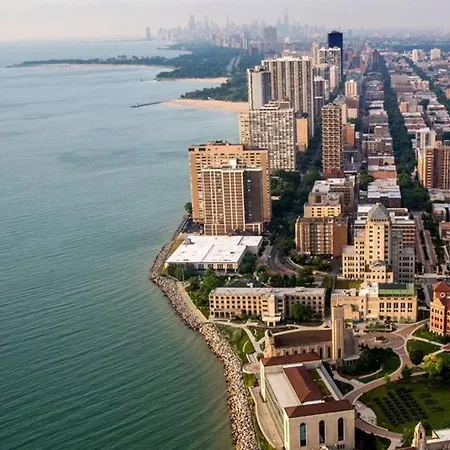Discover North Side From Modern Apartment Chicago