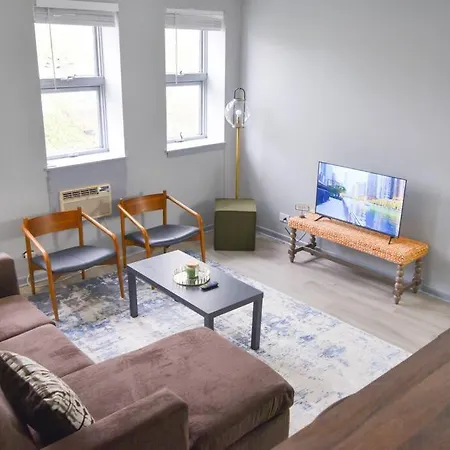 Cozy North Side For Exploring Chicago