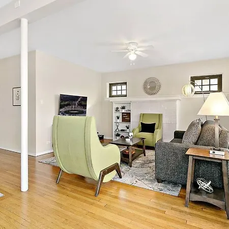Beautiful 1br Brick In Historic Hyde Park * Chicago