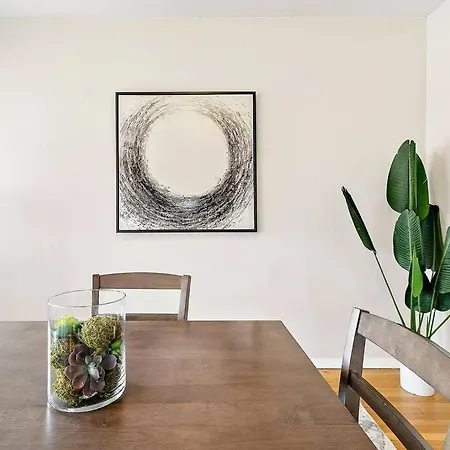 Beautiful 1br Brick In Historic Hyde Park *