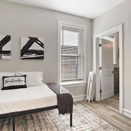 Great Location! 15 Min From Dt -historic Hyde Park * Chicago