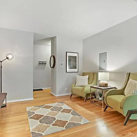 Charming 3br In Prime Location * Chicago