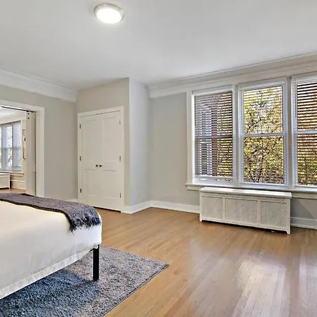 Great Location! 15 Min From Dt -historic Hyde Park Chicago