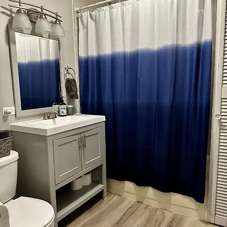 Cozy & Spacious In Irving Park * Chicago