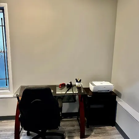 Cozy & Spacious In Irving Park Apartment Chicago