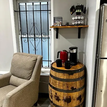 Cozy & Spacious In Irving Park