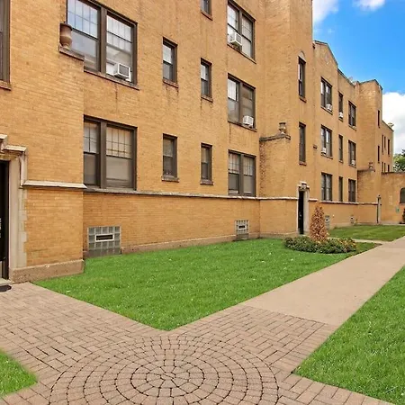 Enchanting 1-bedroom Lakeview - Belmont F6 *