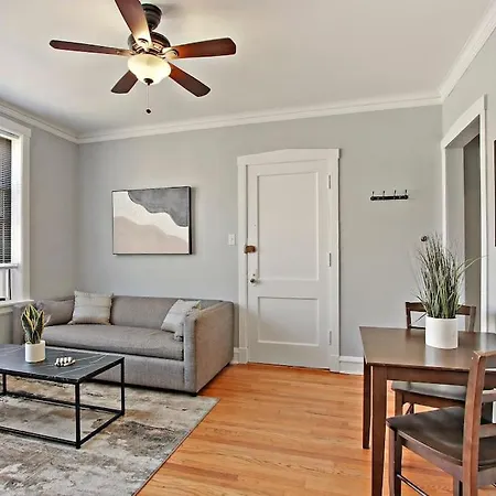 Enchanting 1-bedroom Lakeview - Belmont F6 Apartment *