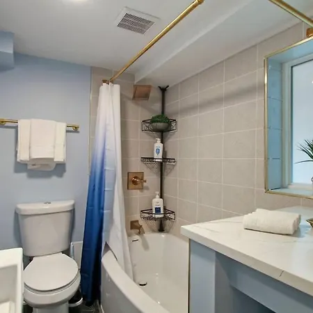 2br Modern And Cozy Apt Logan Square Pet Friendly