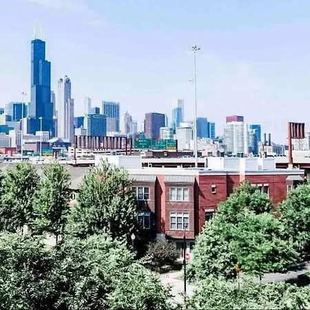 Skyline X Treetop Roof Deck, Attached Garage Holiday home *