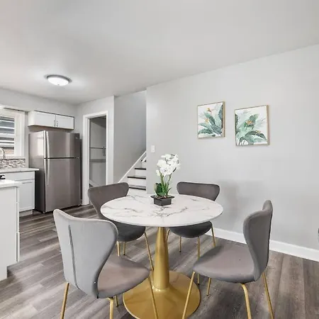 Holiday home 5 Min From Midway Int'l Airport! Chicago