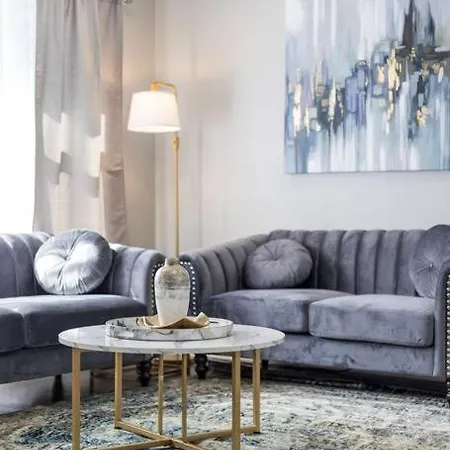 5 Min From Midway Int'l Airport! * Chicago