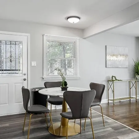 Holiday home 5 Min From Midway Int'l Airport! Chicago