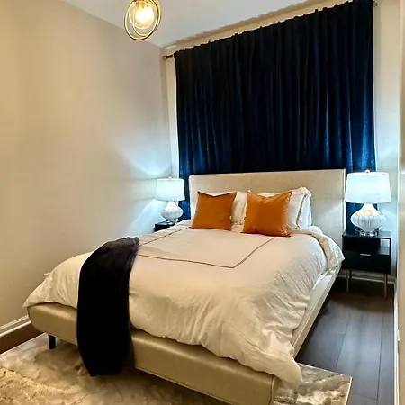 Apartment New! Spacious Art Deco Modern 5 Bd/3ba *