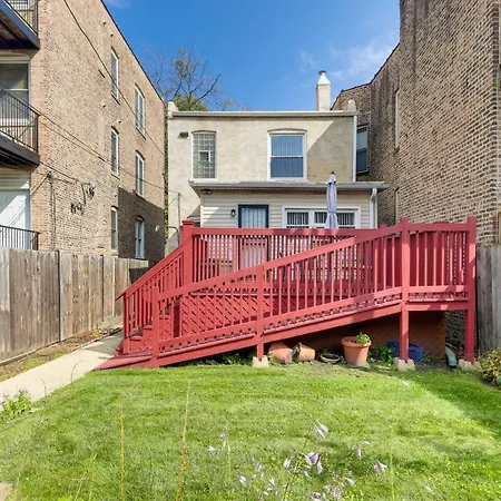 Chic Abode Steps From Magnificent Mile! * Chicago