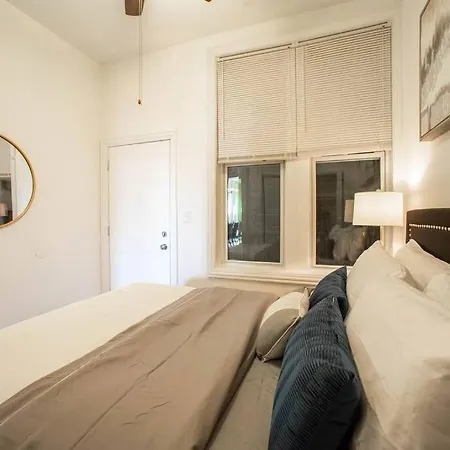Apartment Getaway In The Heart Of Pilsen