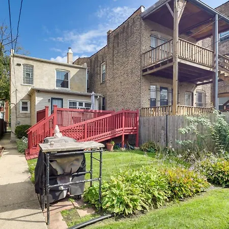 Chic Abode Steps From Magnificent Mile! Holiday home *