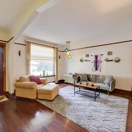 Chic Abode Steps From Magnificent Mile! Holiday home *