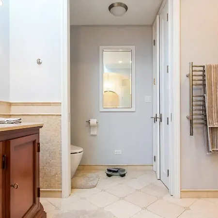 Villa Featured In Socials Luxurious Airbnbs Chicago