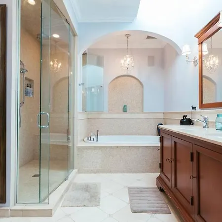 Featured In Socials Luxurious Airbnbs Villa *