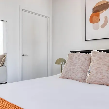 Apartment River N W Gym Pool Lounge Nr L Chi-756 Chicago